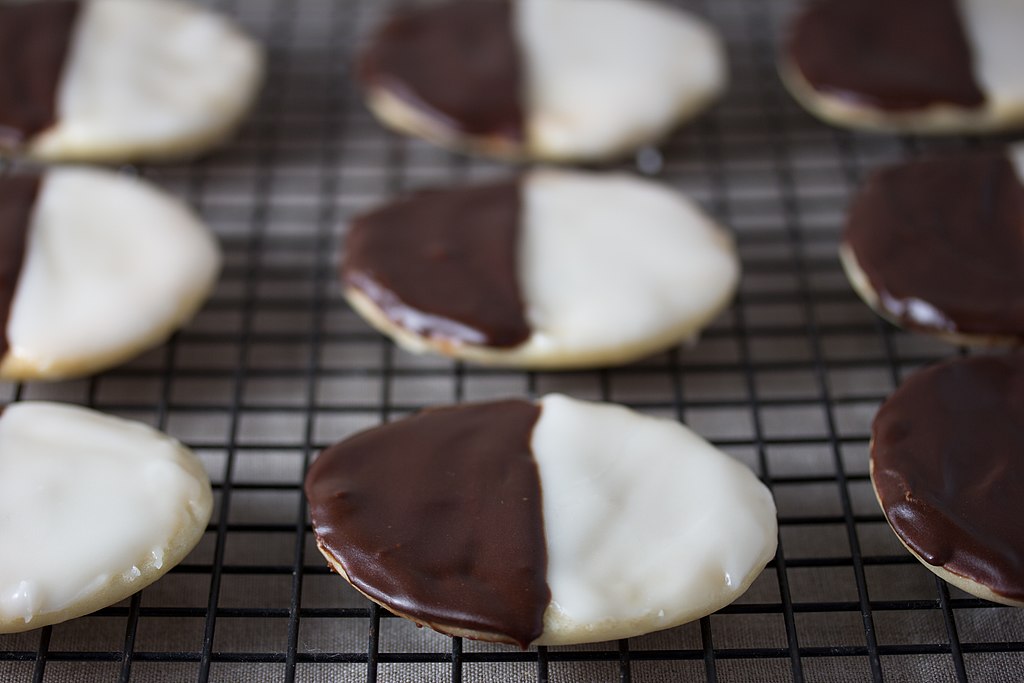 Vegan Black And White Cookies (8745832011)