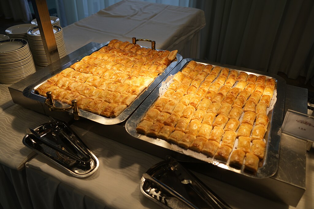 1024Px-Char Siu Su From Hilltop Country Club