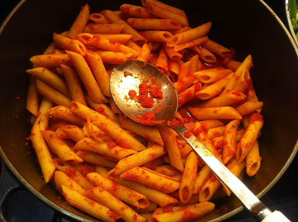 1024Px-Hk Cwb 香港怡東酒店 Excelsior Hotel 通心粉 Macaroni Dec-2011