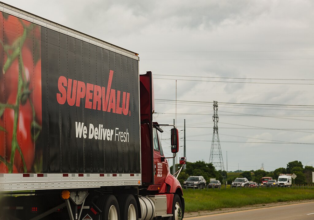 1024Px-Supervalu Semi Truck - Shakopee, Minnesota (26207685657)