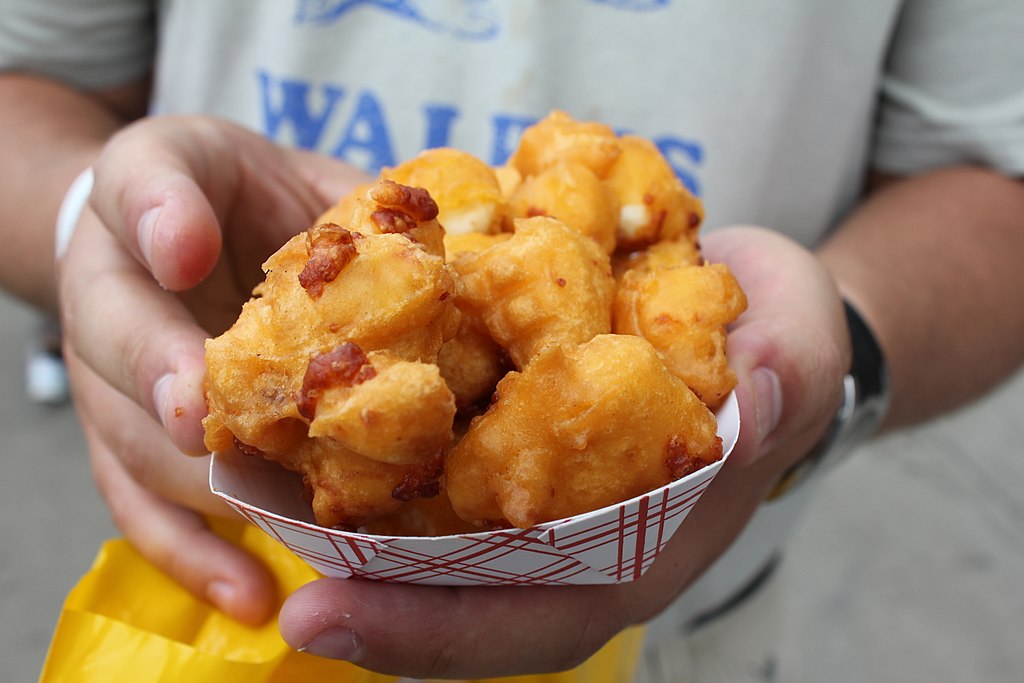 1024Px-Fried Cheese Curds (6043329993)