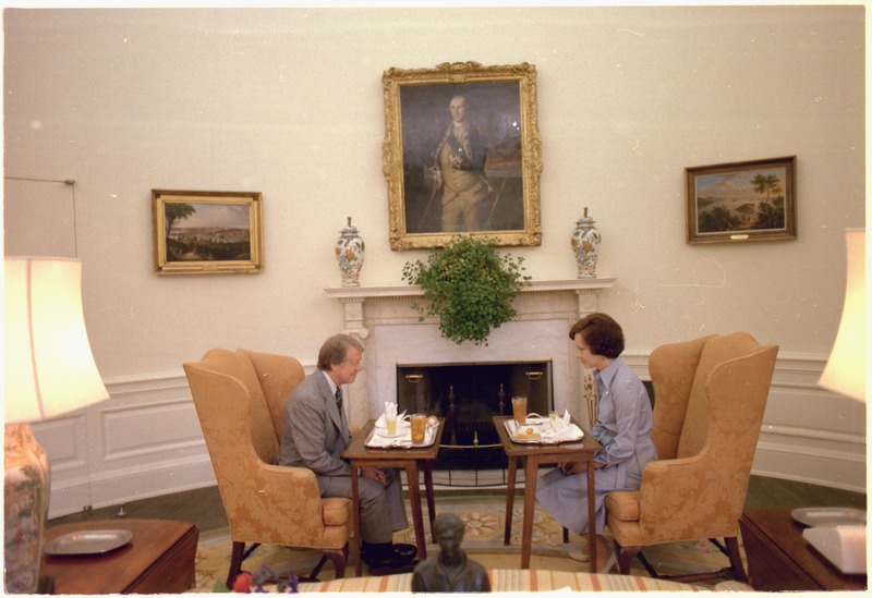 Lossy-Page1-800Px-Jimmy Carter And Rosalynn Carter Having Lunch In The Oval Office. - Nara - 175484.Tif