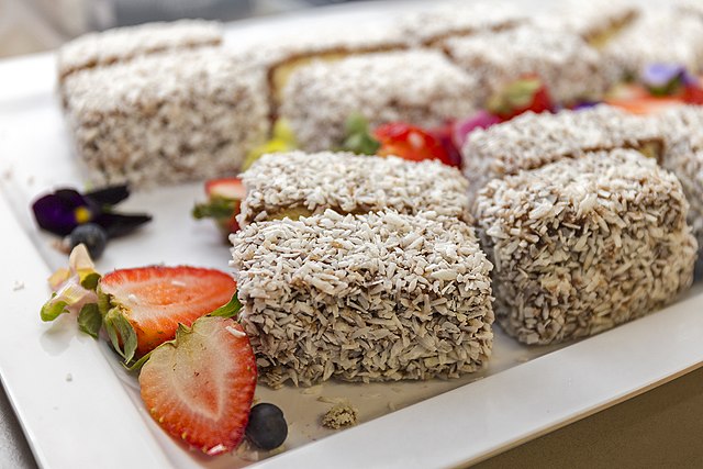 640Px-Lamingtons On A Plate