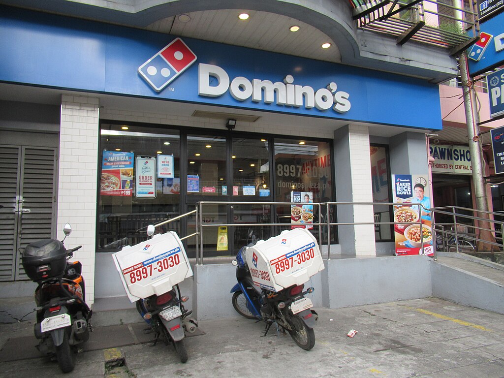 1024Px-Domino's Pizza In The Philippines 3369