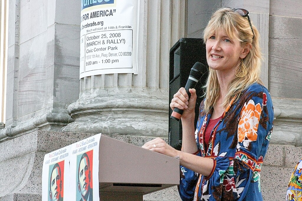 1024Px-Laura Dern At Civic Center Park 25 October 2008 (3)