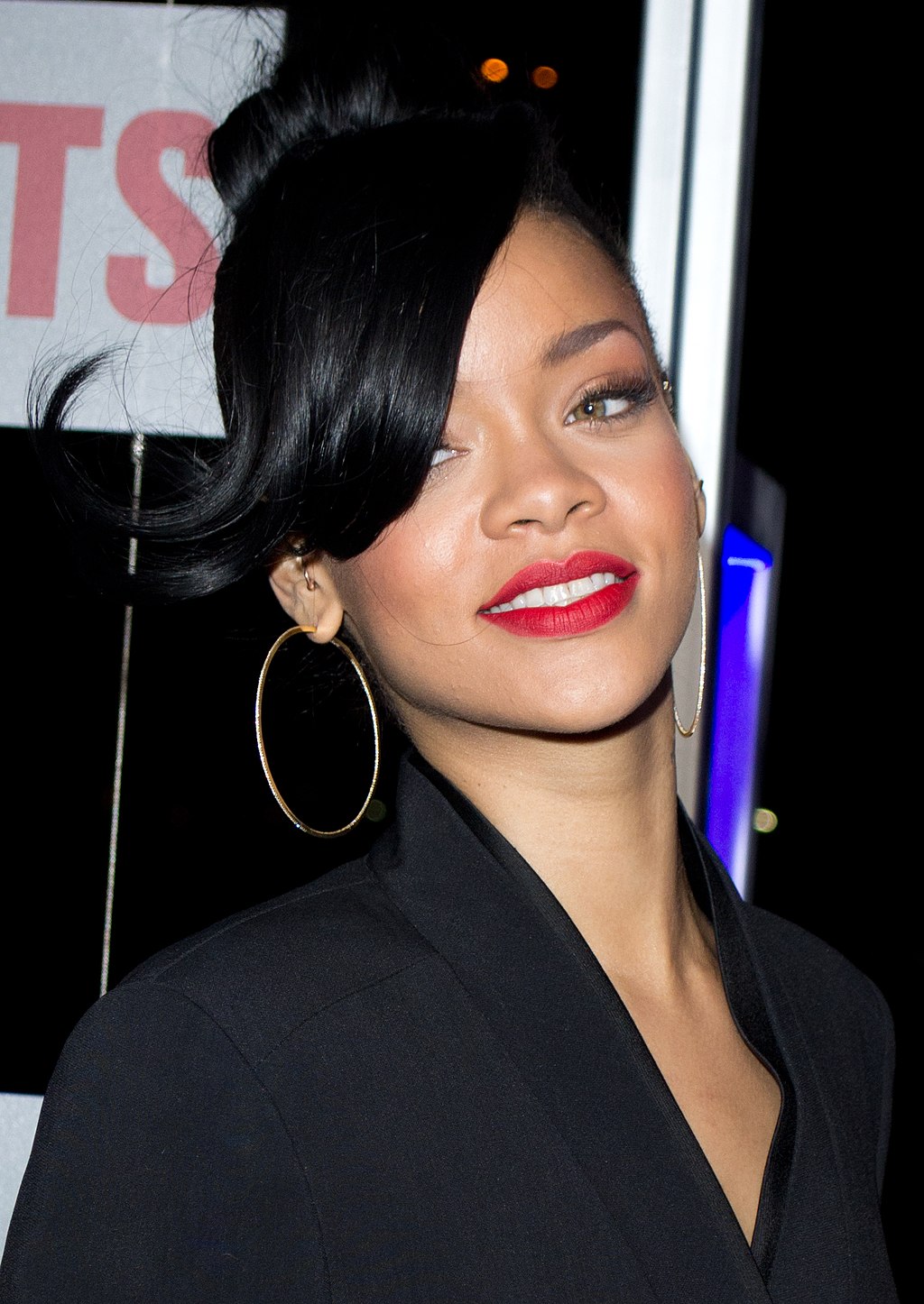 1024Px-Rihanna 2012 (Cropped)