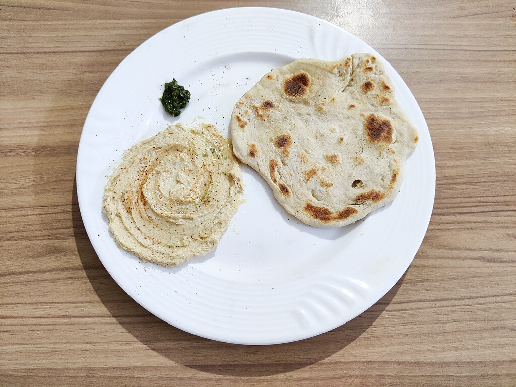 1024Px-Homemade Hummus And Pita 01