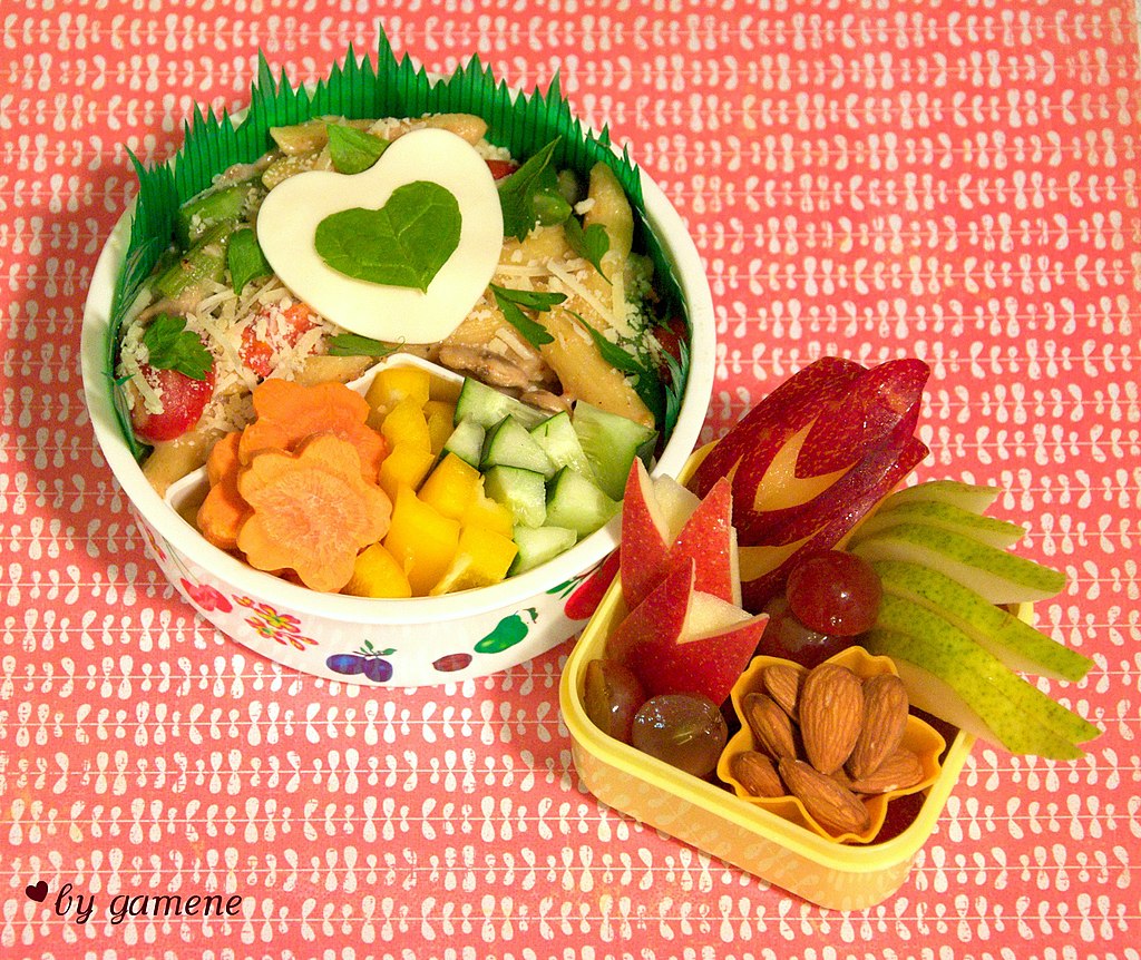 1024Px-Veggie Pasta Bento (3948839857)