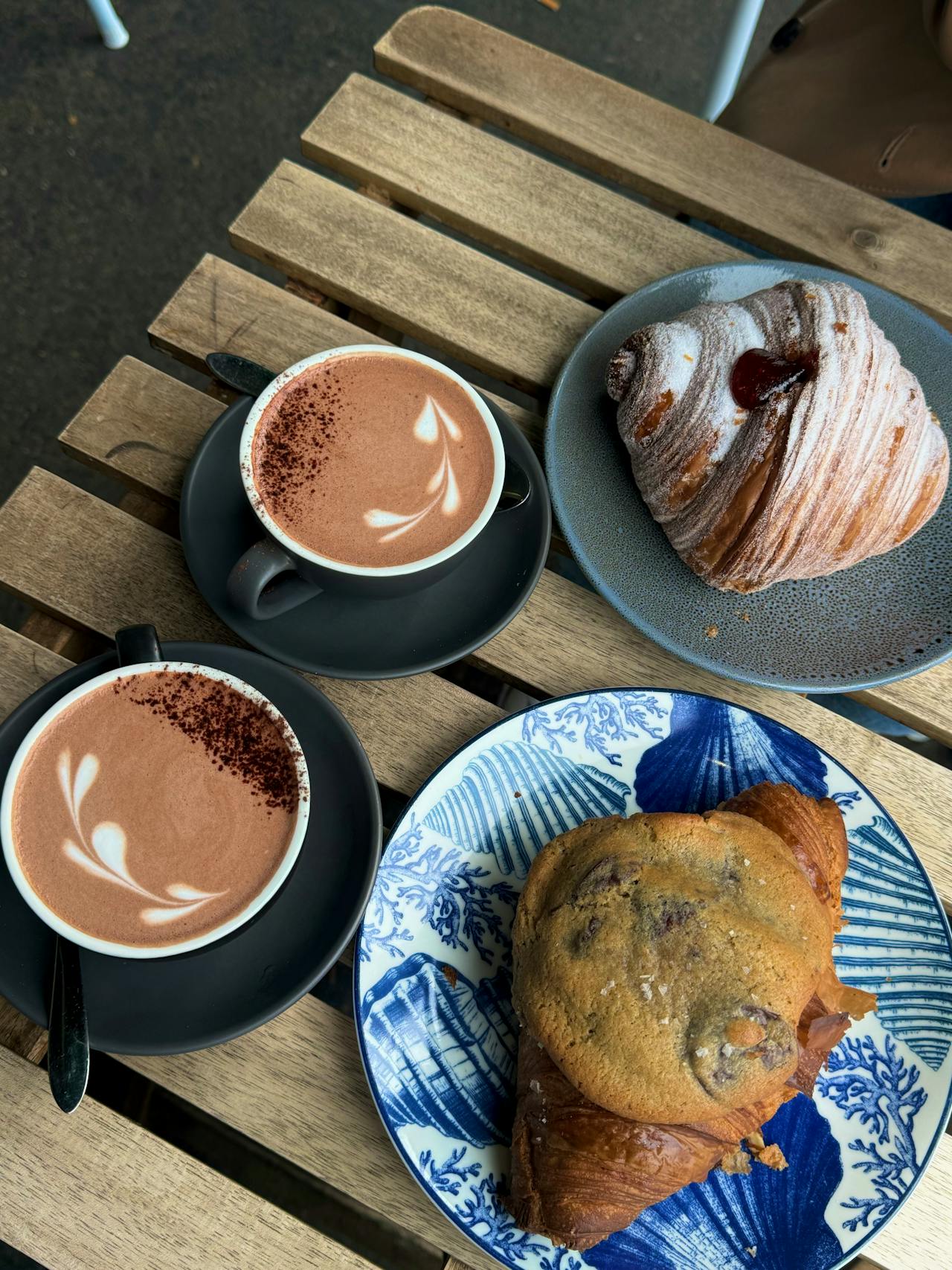 Pexels-Gurpreet-Dhaliwal-2765575-28035081