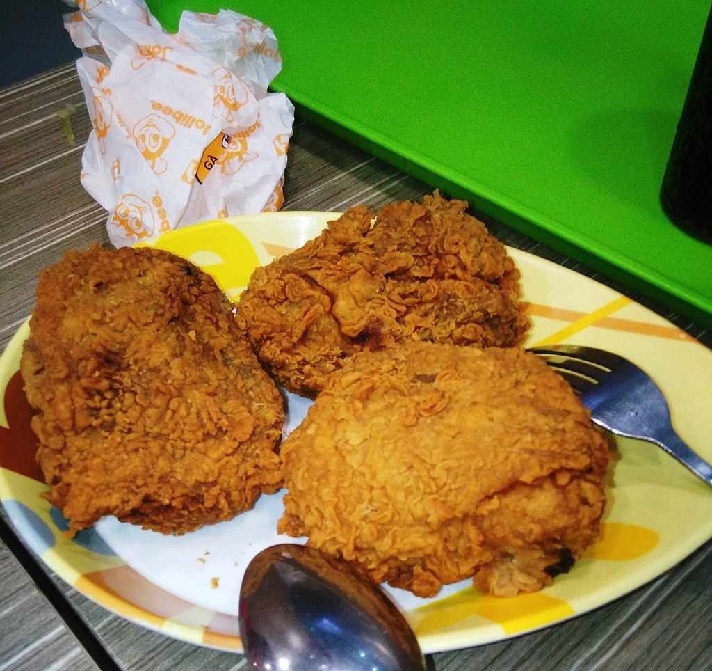 1024Px-Gà Rán Jolibee Ở Đông Hà Với Bon Kem, Tết 2018 (1)