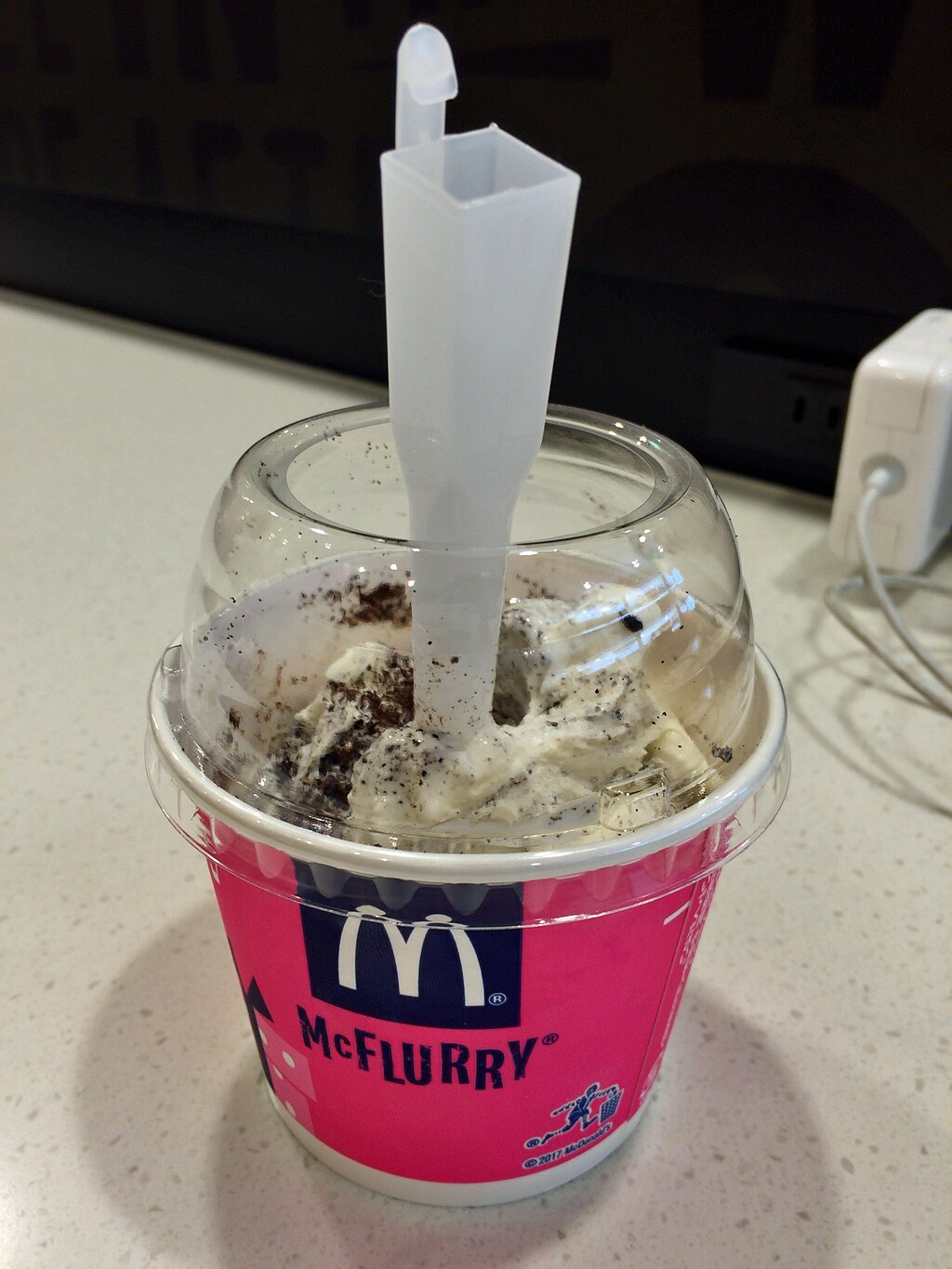1024Px-Mcflurry Oreo At Mcdonald's, Kichijoji (36807123666)