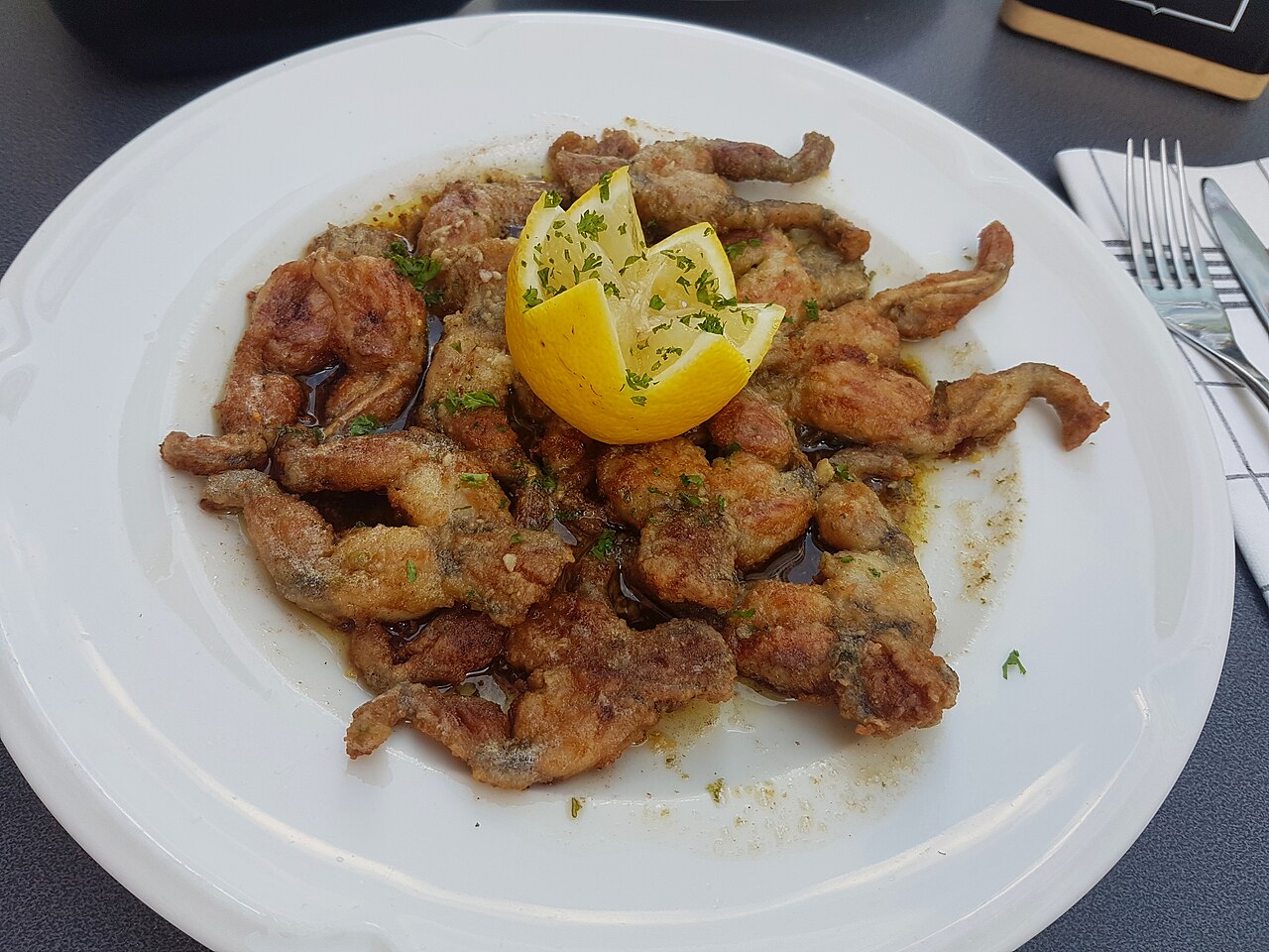 Froschschenkel Um Dierfgen Luxemburg