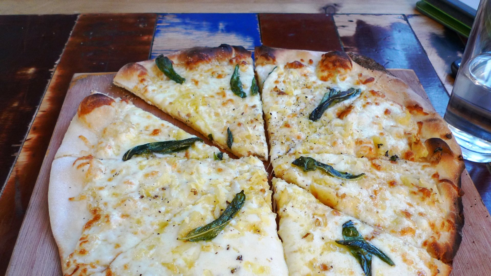 File:Crate, Hackney Wick, London (7780974778).jpg