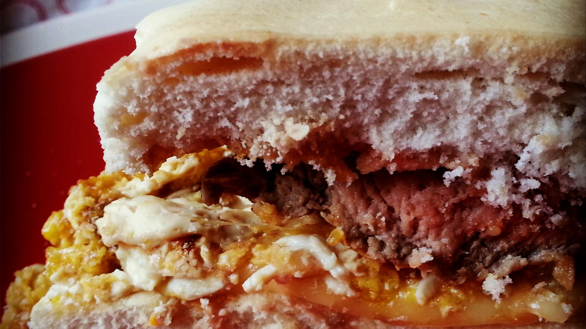 File:Sandwich de lomo, queso y huevo.jpg