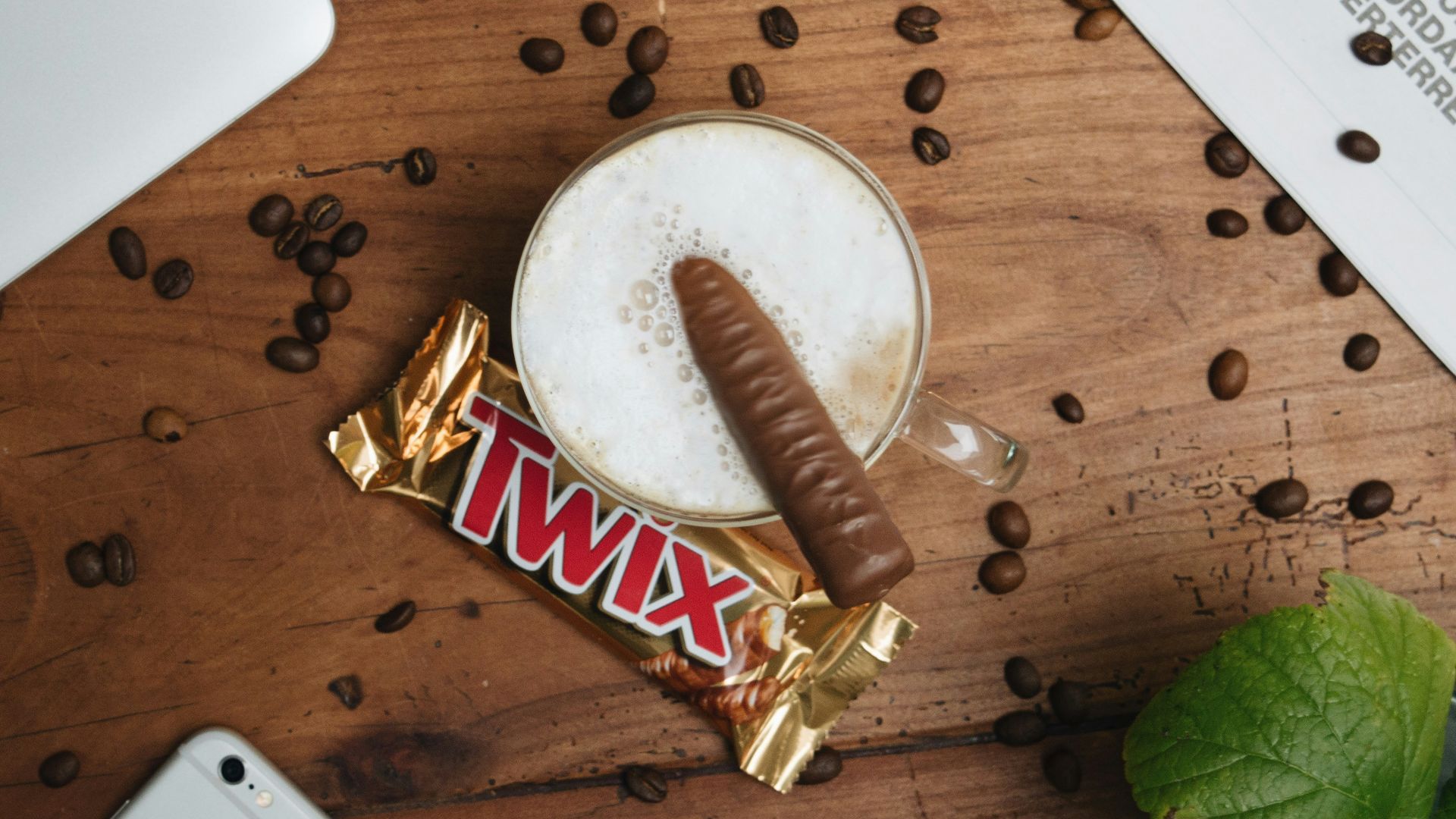 twis chocolate in clear mug