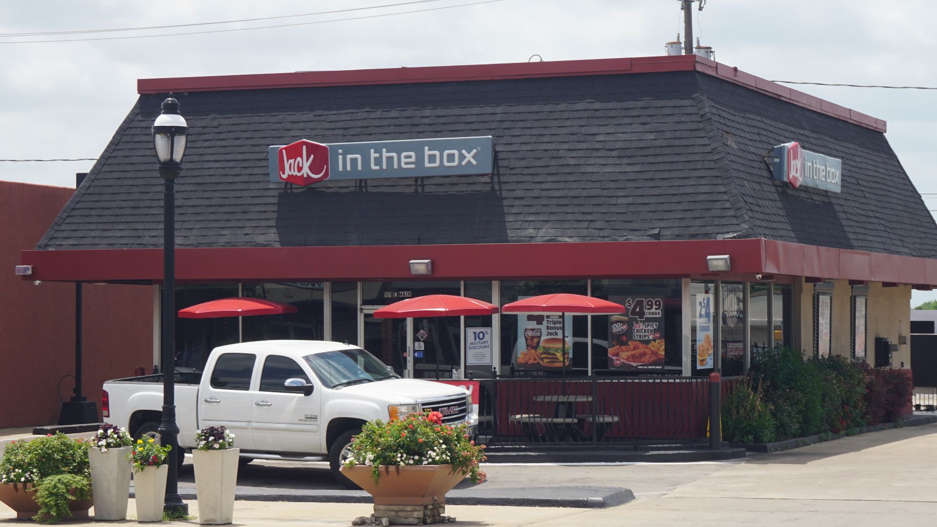 File:Grand Prairie May 2019 18 (Jack in the Box).jpg