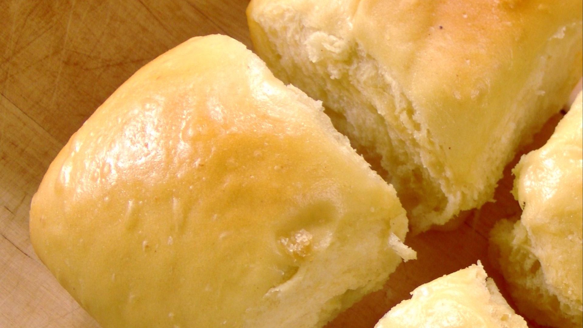 File:Hawaiian sweet bread rolls.jpg