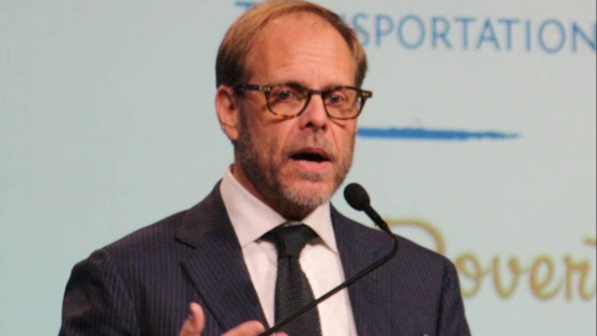 File:Alton Brown Hopelink 4 (cropped).JPG
