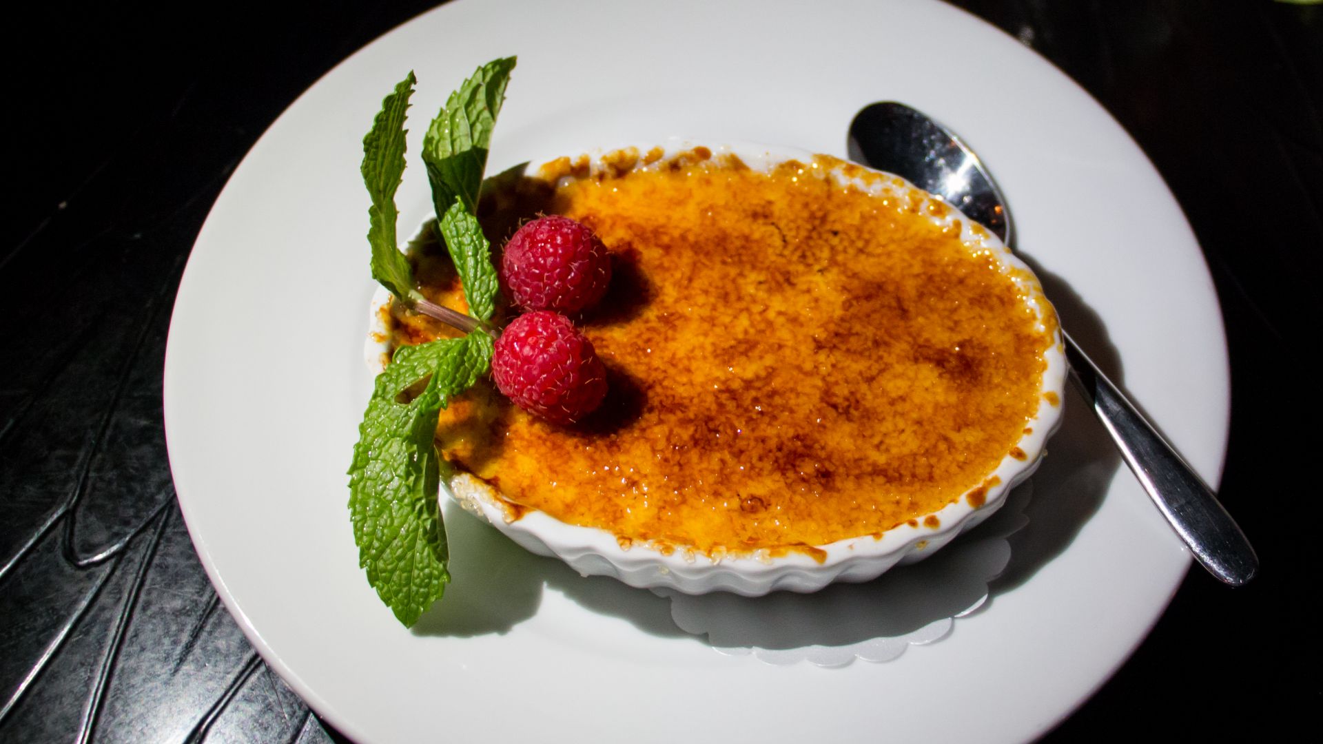 File:Traditional Creme Brulee.jpg