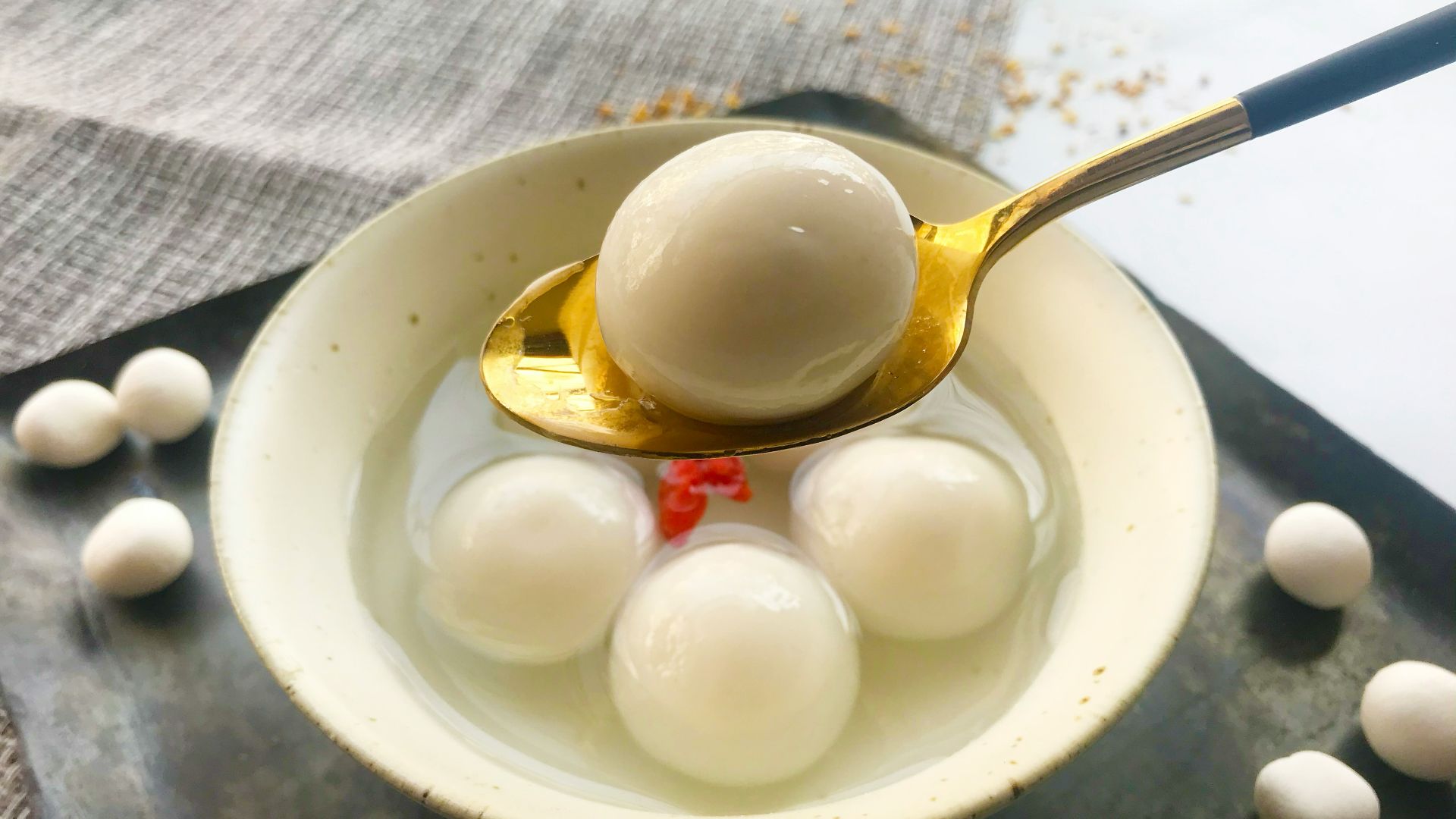 egg on white ceramic bowl