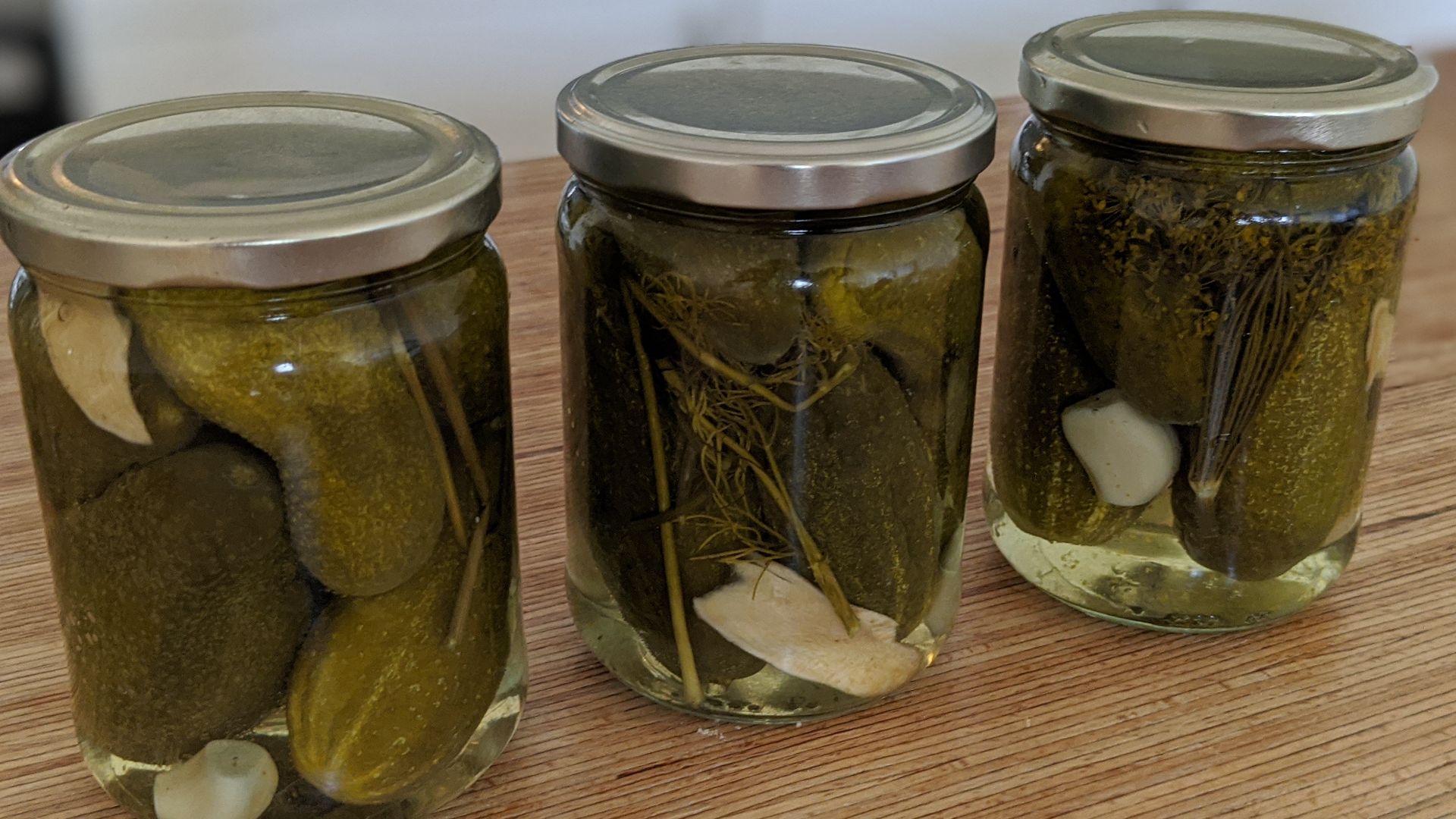 File:Glasses of pickled cucumbers 3.jpg