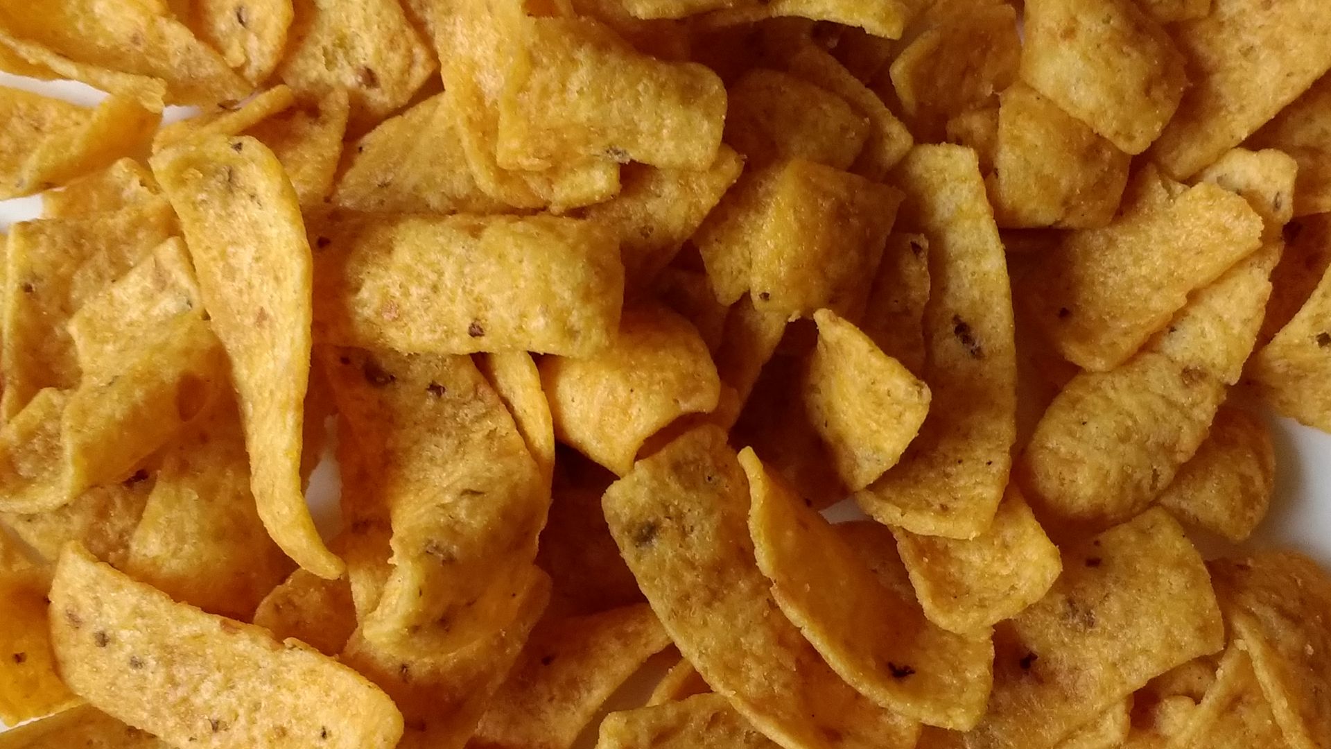 File:Fritos on a white background.jpg