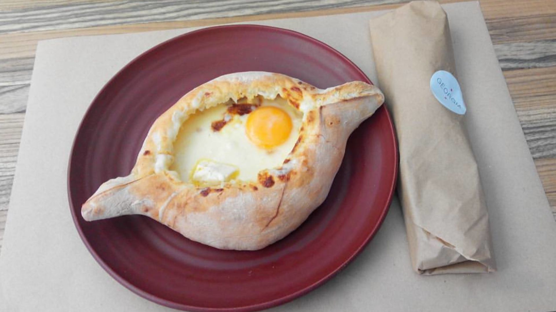 File:Вкусный грузинский хачапури.jpg