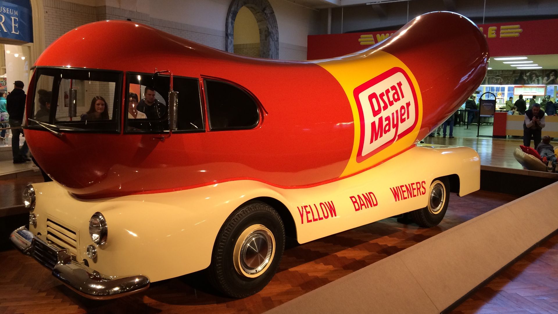 File:1952 Oscar Mayer Weinermobile (11700282755).jpg