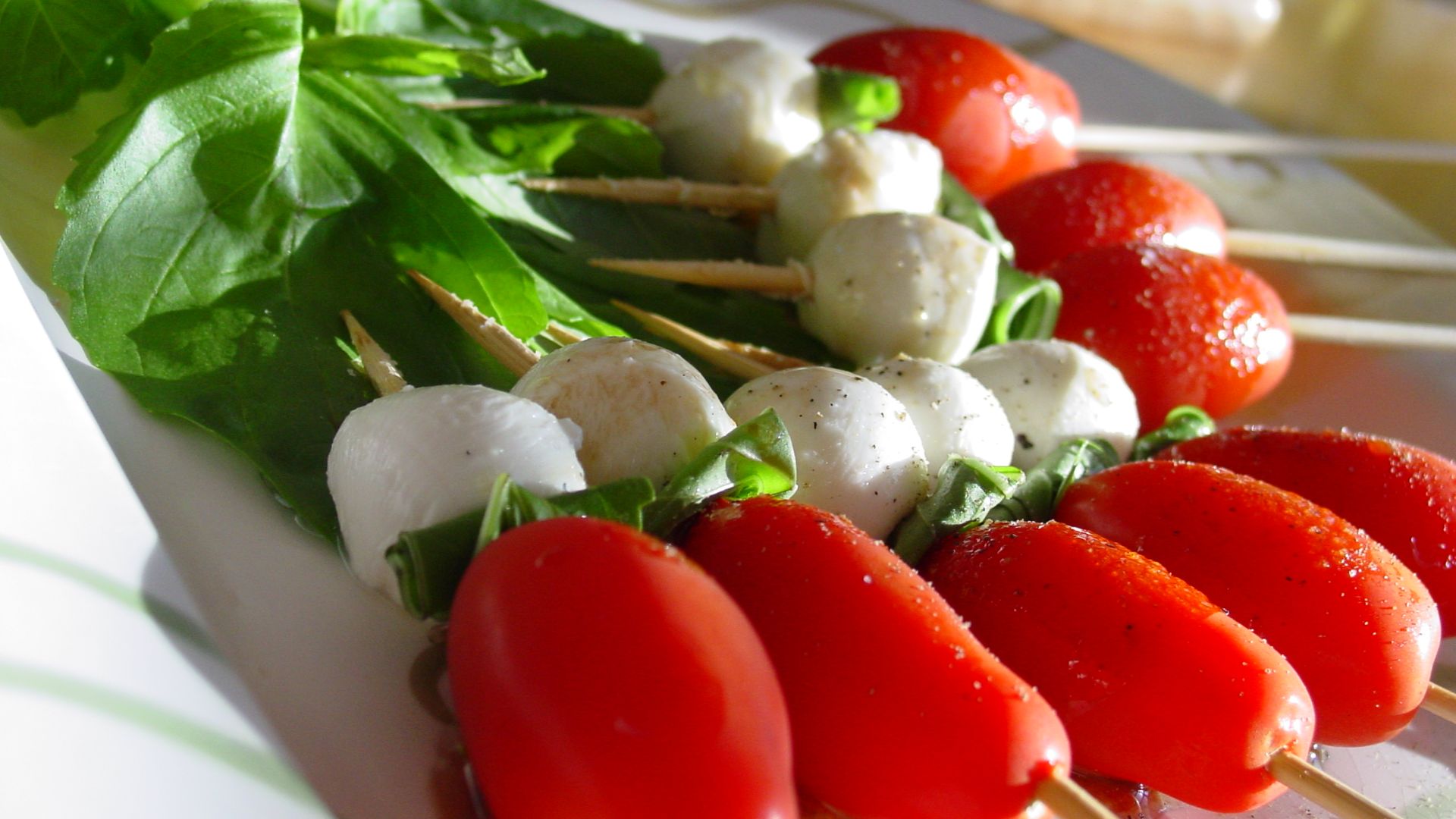 File:Caprese salad skewer appetizers.jpg