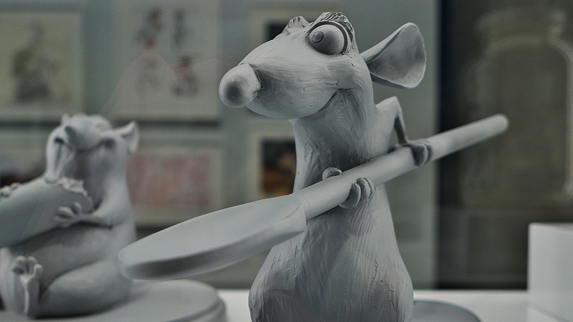 File:Remy con una cuchara, Greg Dykstra.jpg