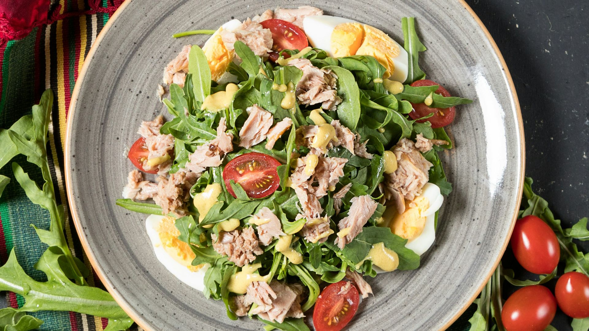 vegetable salad on white ceramic bowl
