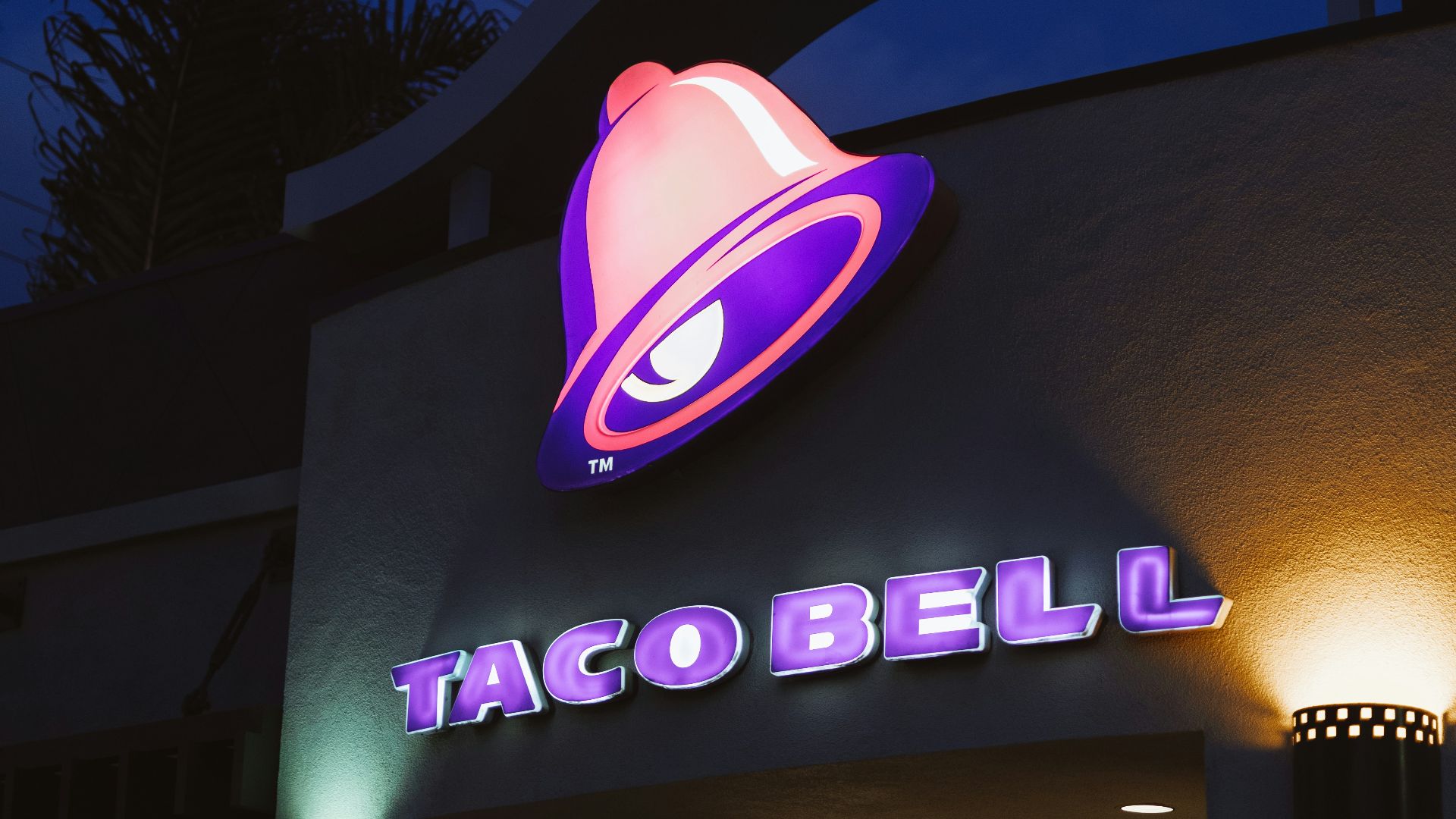 UNKs coffee shop during night time