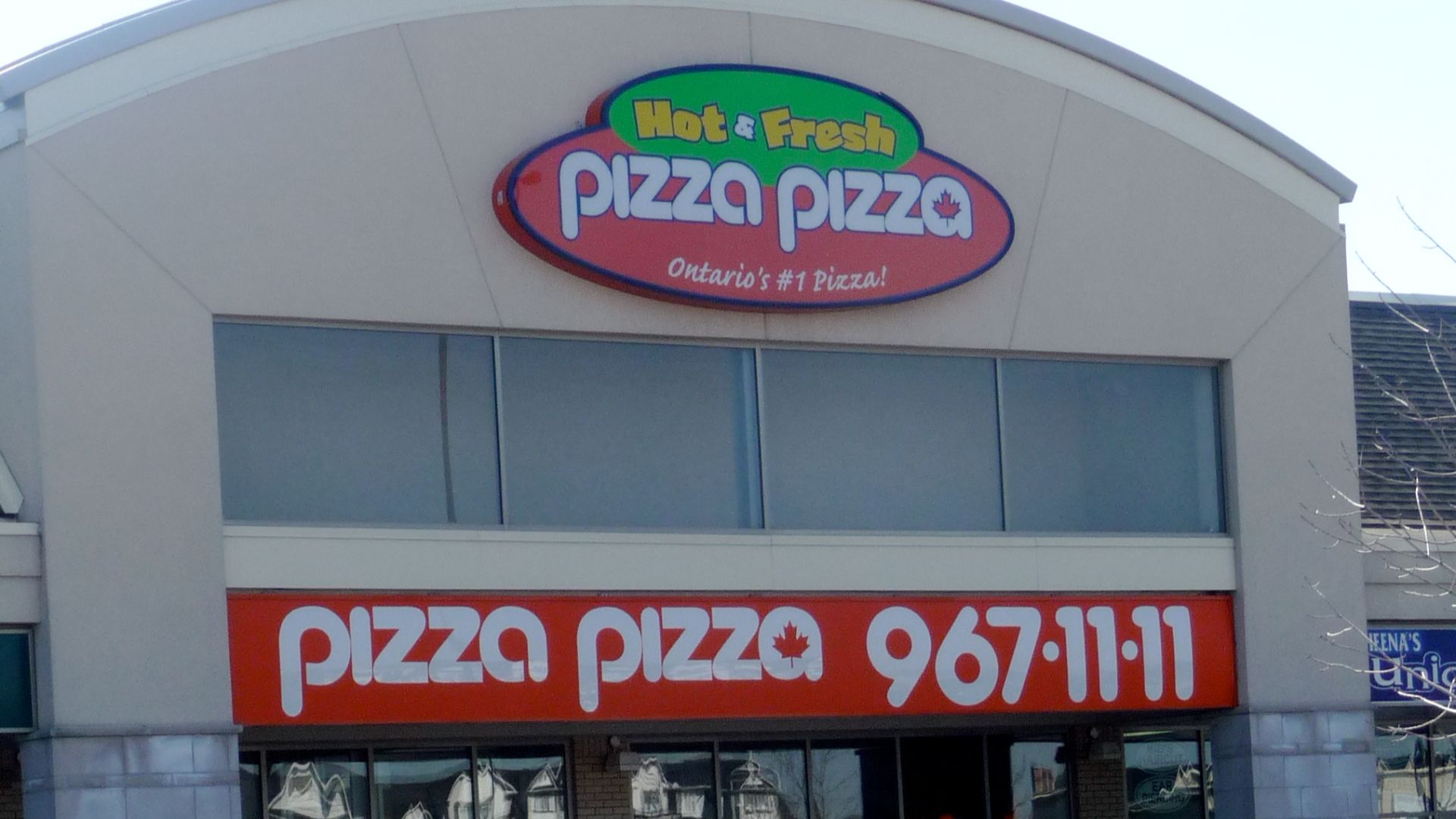 File:Pizza Pizza Northwestern Mississauga.JPG
