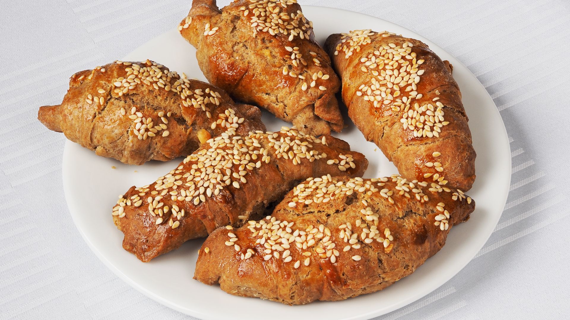 File:Kifli made with spelt flour (Serbian cuisine).jpg