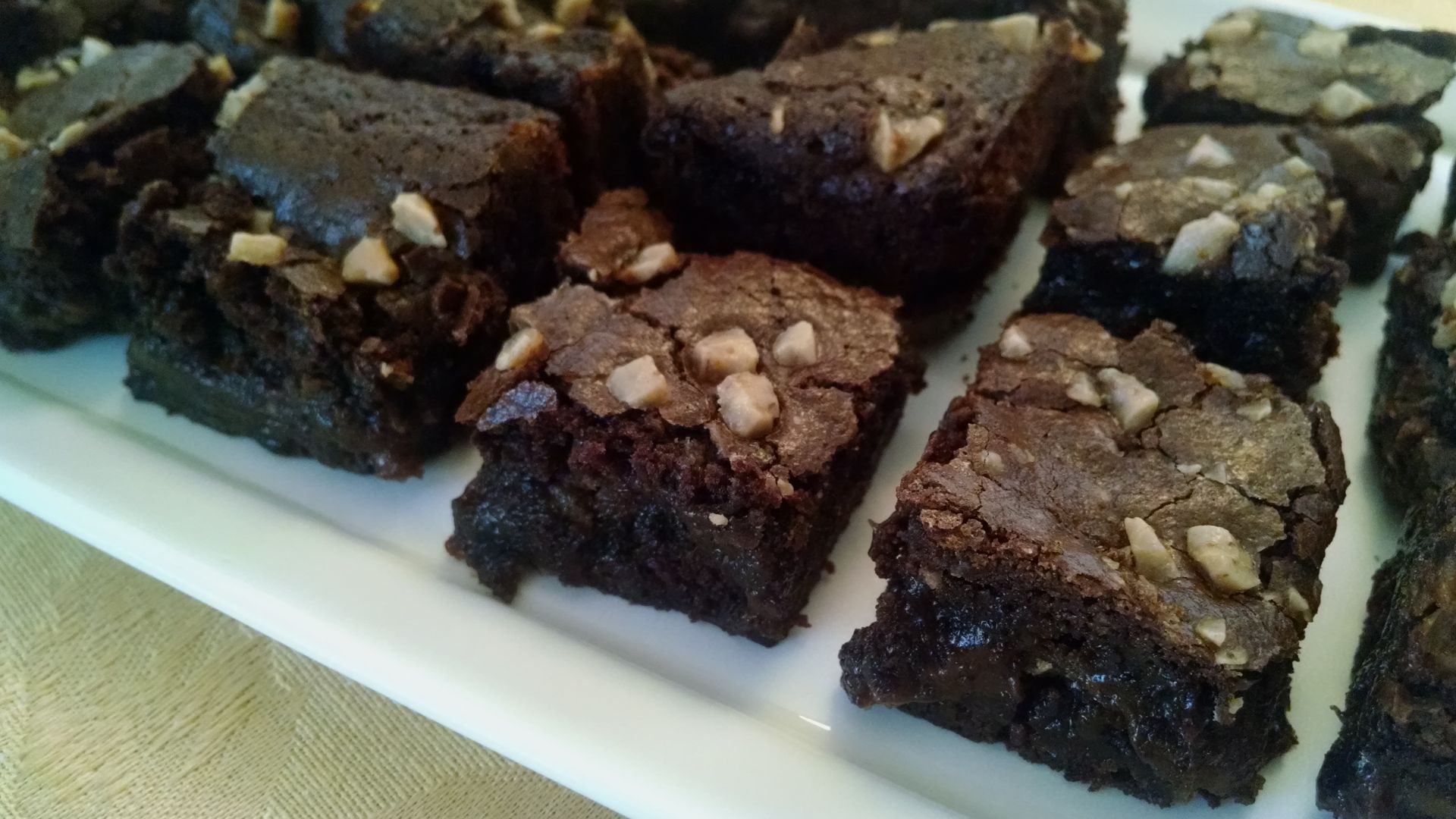File:Salted Caramel Brownies (25618670884).jpg