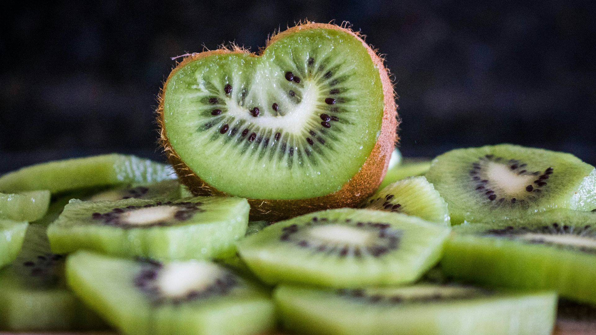 sliced Kiwi fruit