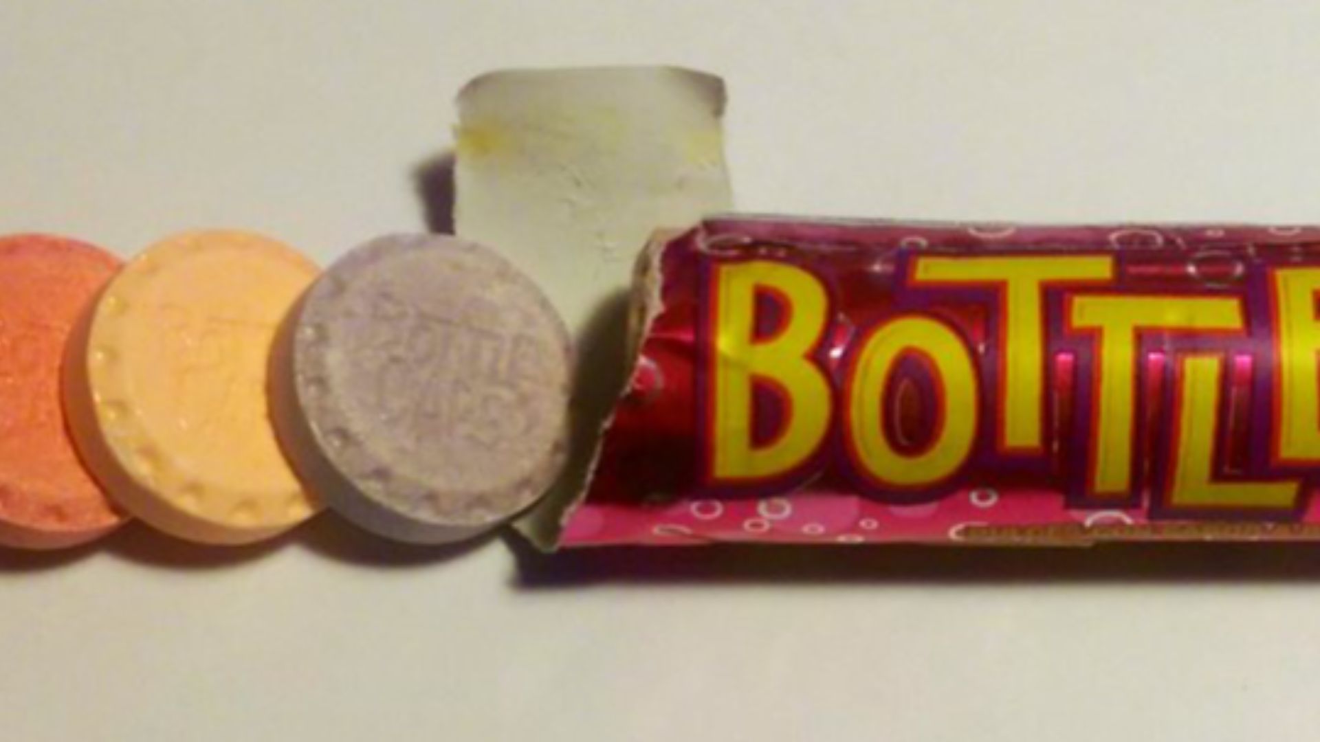 File:Bottle Caps roll.jpg