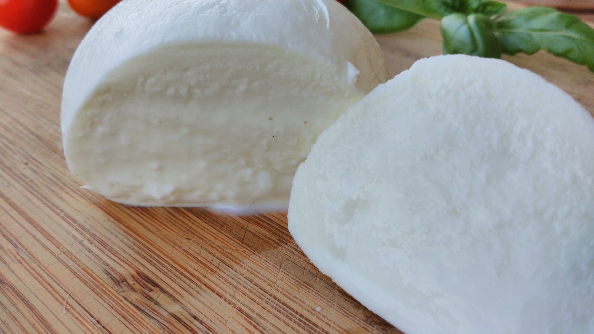 File:Mozzarella di bufala2.jpg