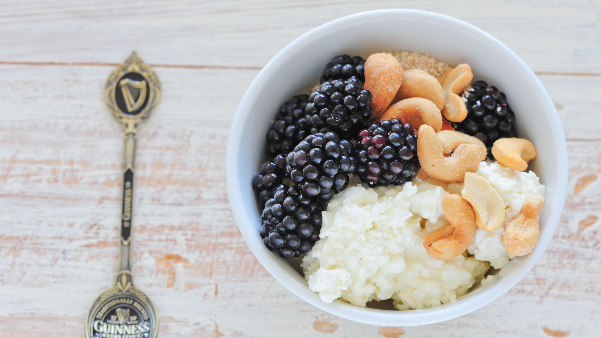 File:10. cottage cheese with blackberries & cashews (6902905454).jpg