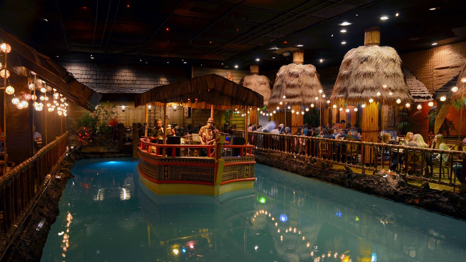File:Cmglee Tonga Room and Hurricane Bar.jpg