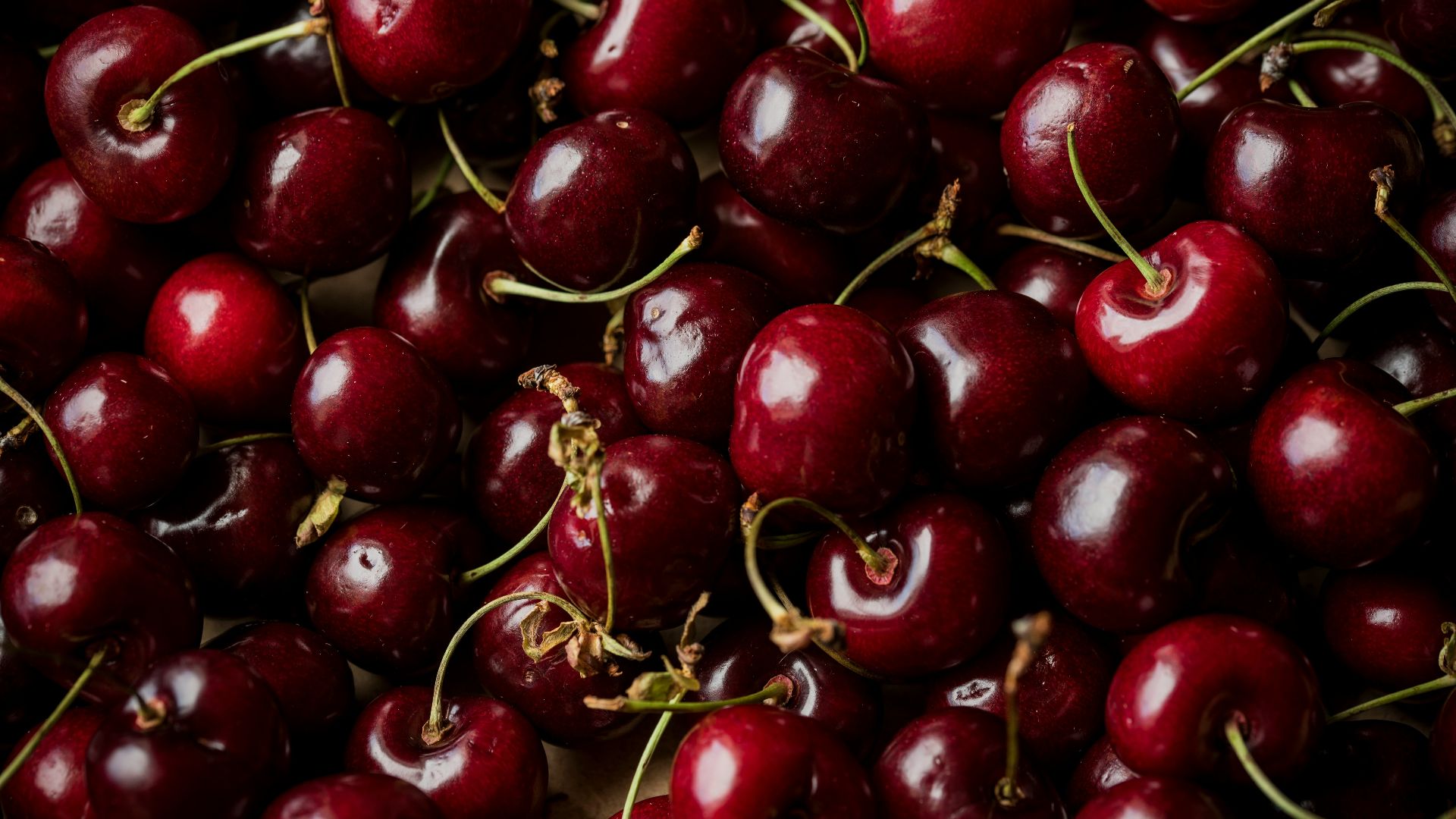 red cherry fruits