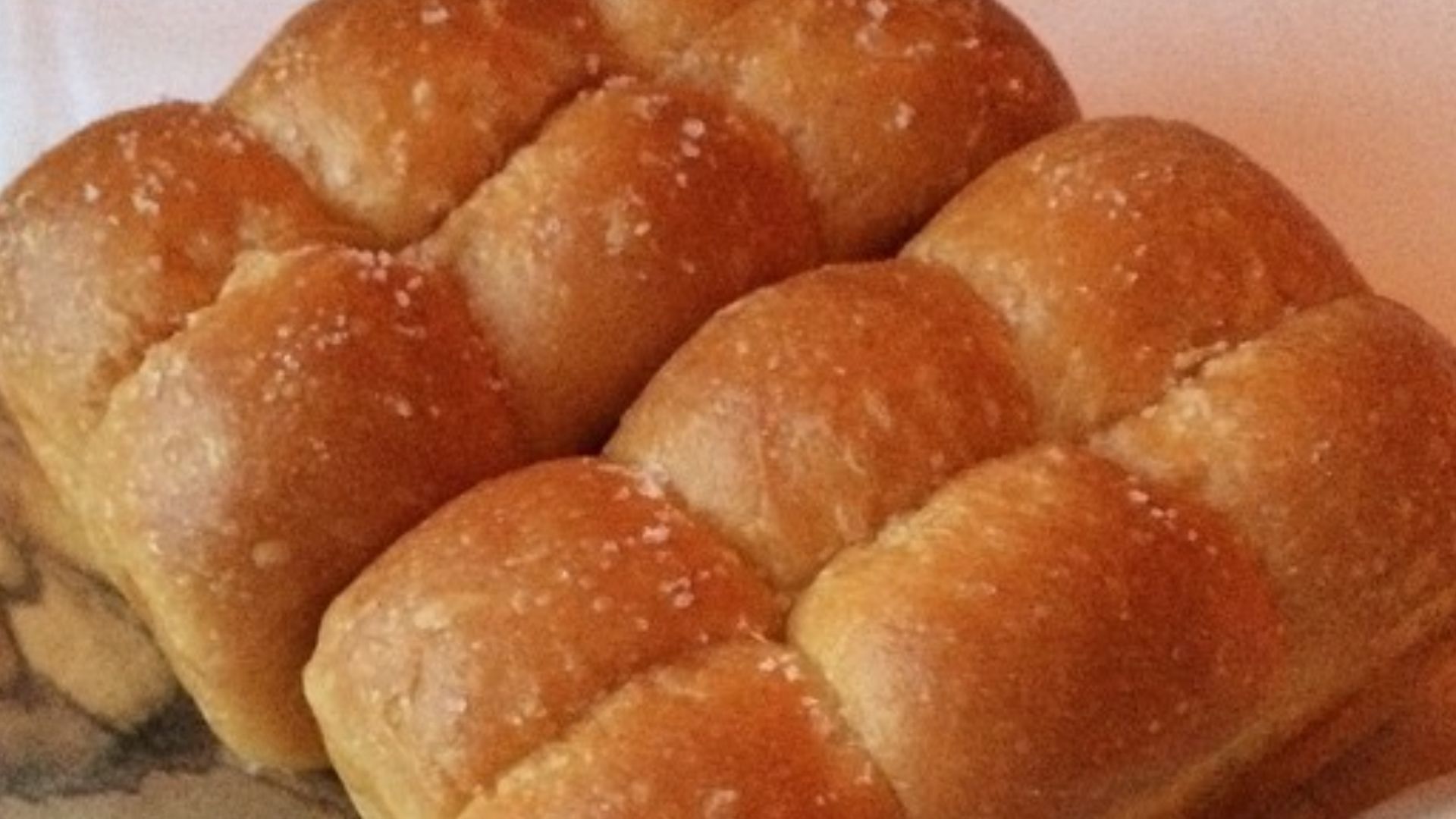 File:Parker House Rolls (16452387836).jpg
