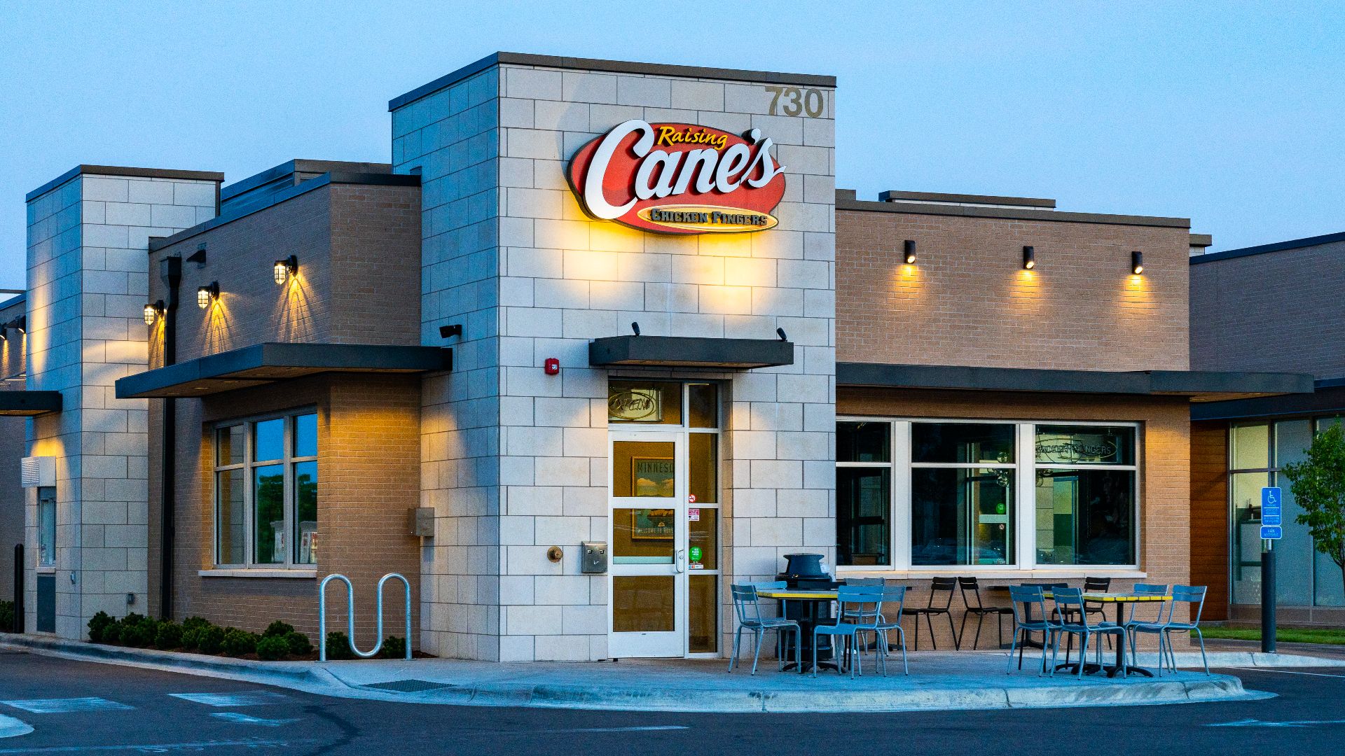 File:Raising Cane's Chicken Fingers (48609524093).jpg