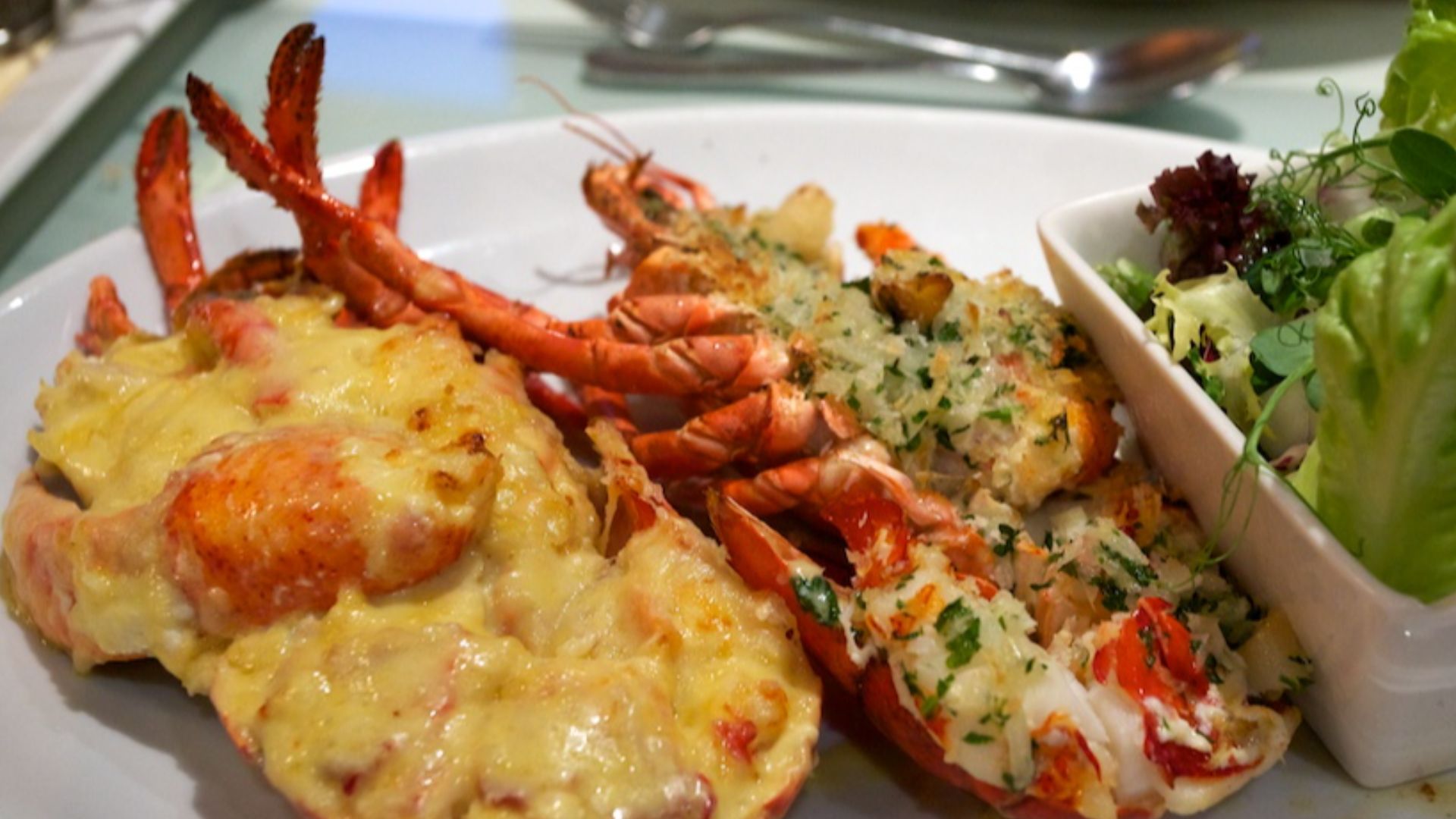 File:Lobster Thermidor entree.jpg