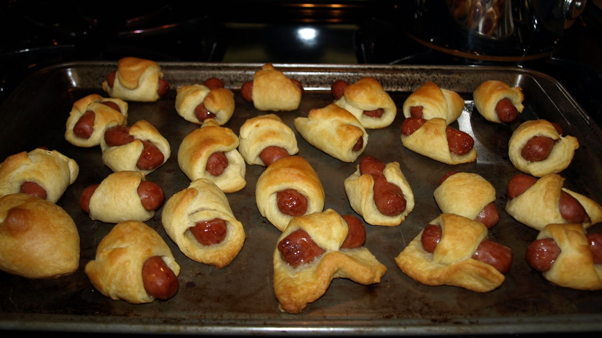 File:Pigs in blanket - Hillshire Farm Lit'l Smokies.jpg