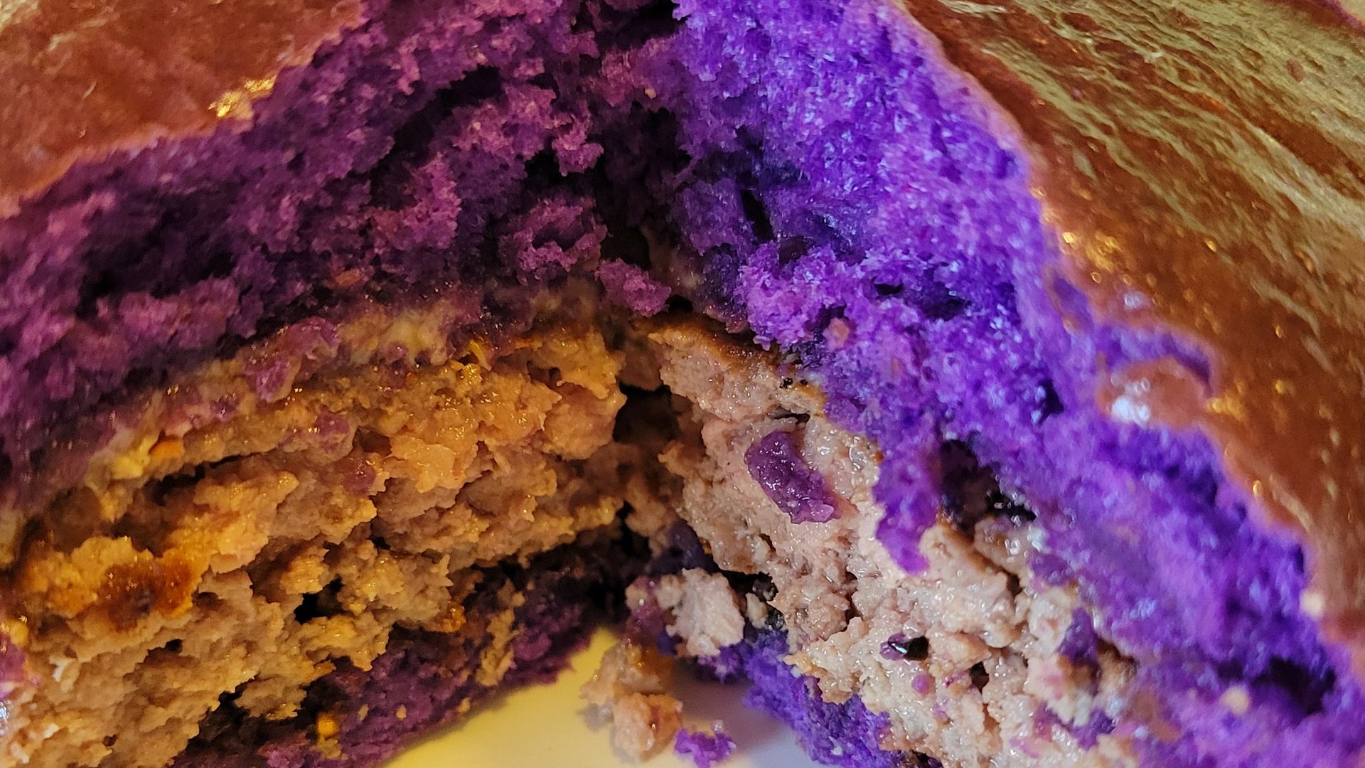 File:Purple burger bun.jpg