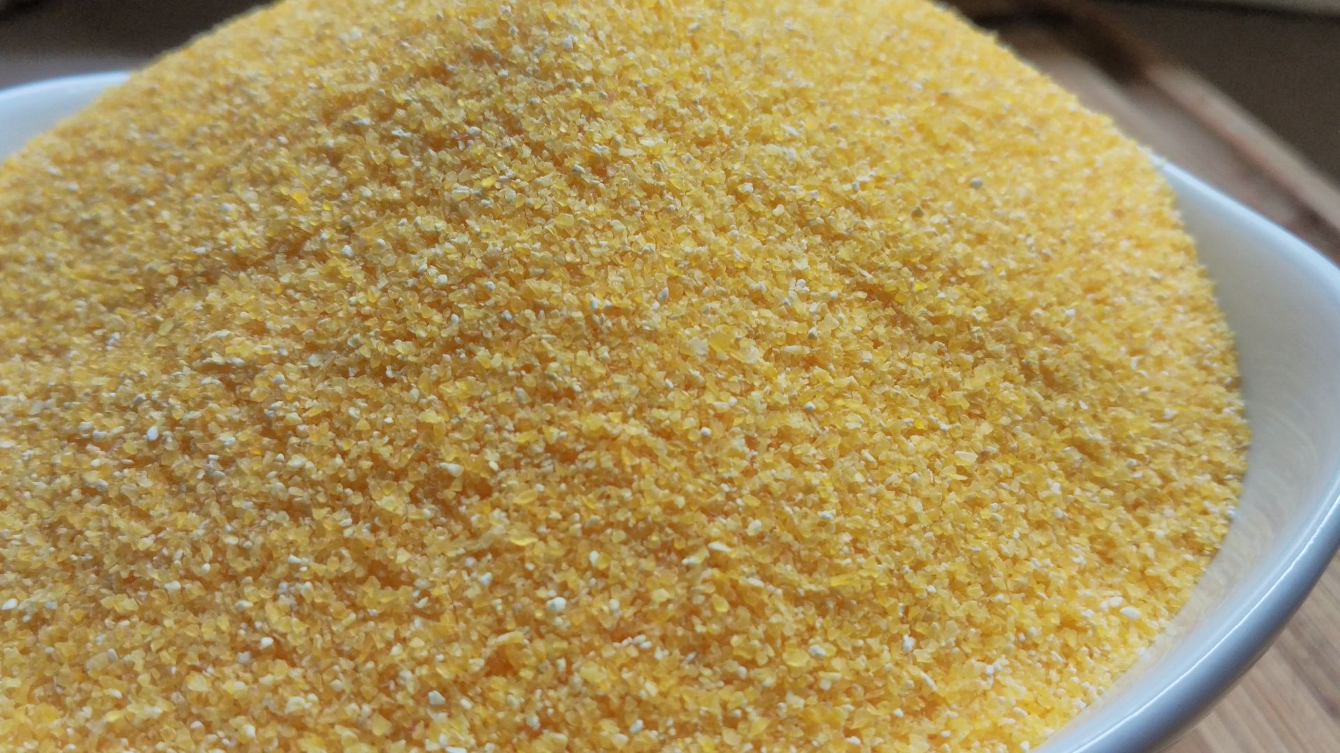 File:Polenta uncooked.jpg