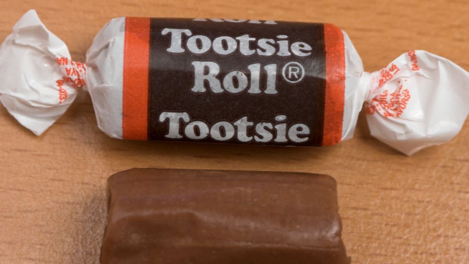 File:Tootsie roll small.jpg