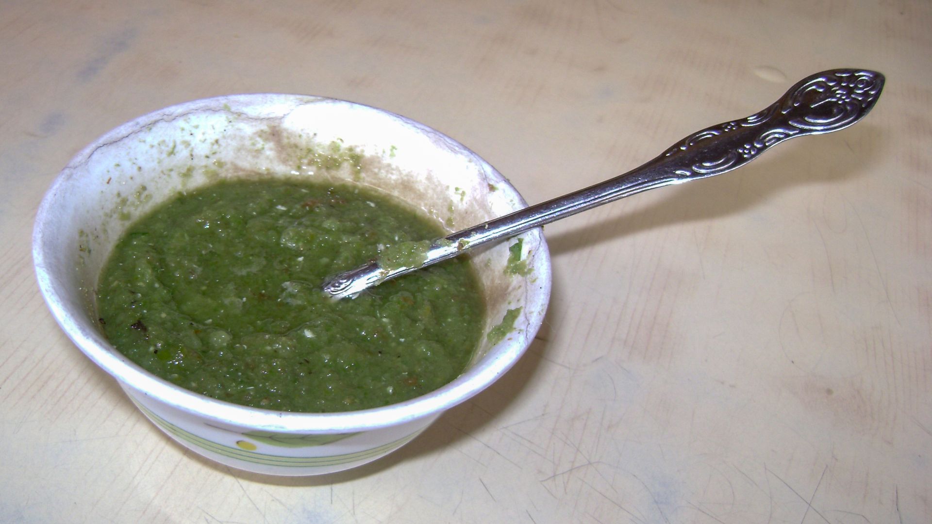 File:Salsa de ají verde (Perú).JPG
