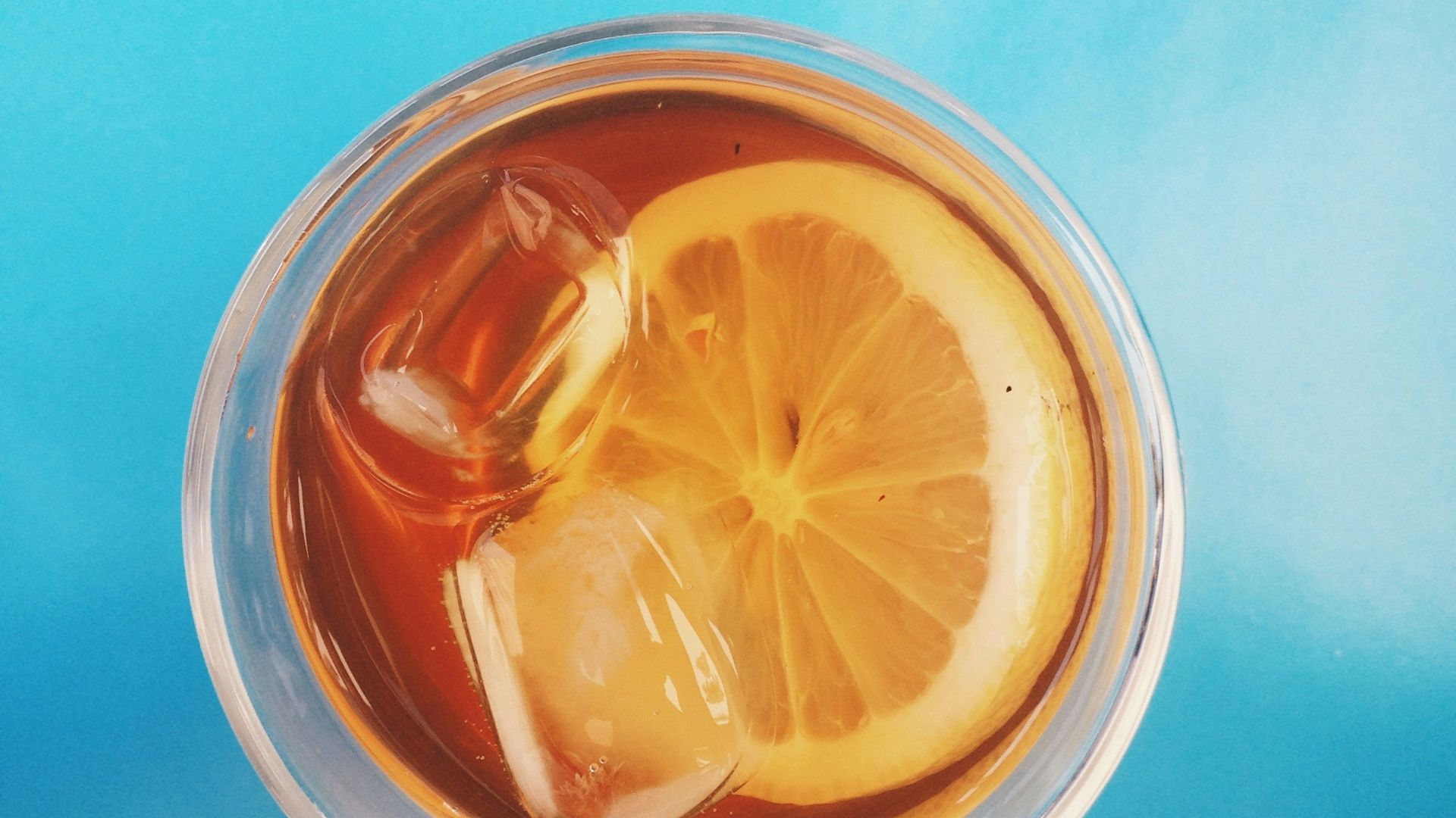 beverage with lemon